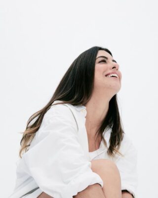 Dia do médico 🤍

dia do cuidado, da escuta, do bem-estar e do olhar de prevenção de profissionais que buscam isso com os pacientes.

Dra Ana Teresa Mello, médica integrativa da PuraH, proporciona experiência através de tratamentos diferenciados e naturais, em busca da prevenção da saúde e bem-estar, capaz de proporcionar um “reset” emocional, mental, físico e social. 

Nossa equipe médica é integrativa e trabalha com o todo do paciente, transmitindo clareza, verdade e paixão. Isso é PuraH. Feliz dia para todos os profissionais, vocês são futuro! ✨🩺